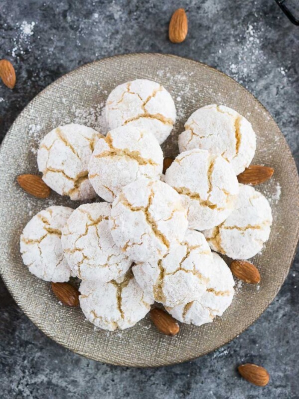 amaretti cookie盘 生杏仁